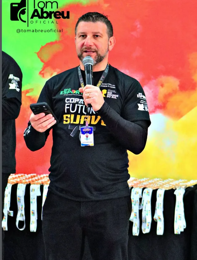Nato Werlang falando no evento Copa Futuro Suave